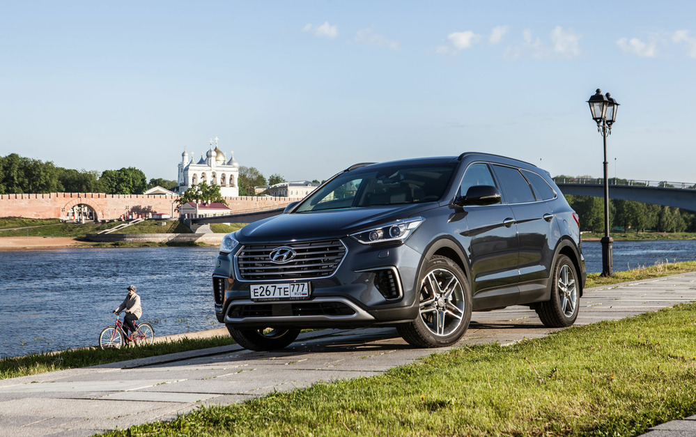 Hyundai назвал цены обновленного Grand Santa Fe