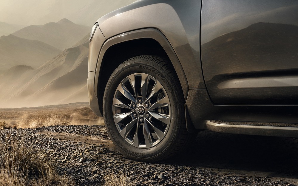 Toyota Land Cruiser 300