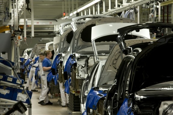 Эксперты: автопроизводство в России упадет на 3%   