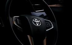 Toyota терпит катастрофические убытки из-за Трампа: подробности