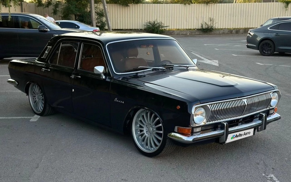 Продается черная Волга ГАЗ-24 с мощным V8