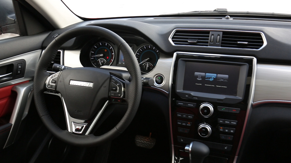 Интерьер Haval H2