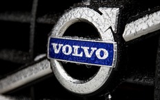 Увольнения и отказ от прогнозов: Volvo реагирует на кризис