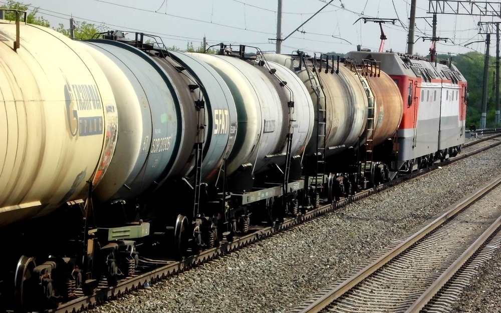 Правительство продлило временный запрет на экспорт топлива