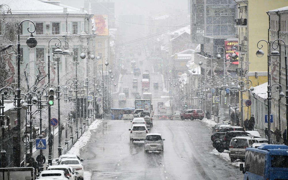 Что нужно делать при выезде на гололедицу