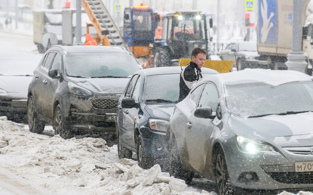 Снег и холод становятся причиной неожиданных штрафов для водителей
