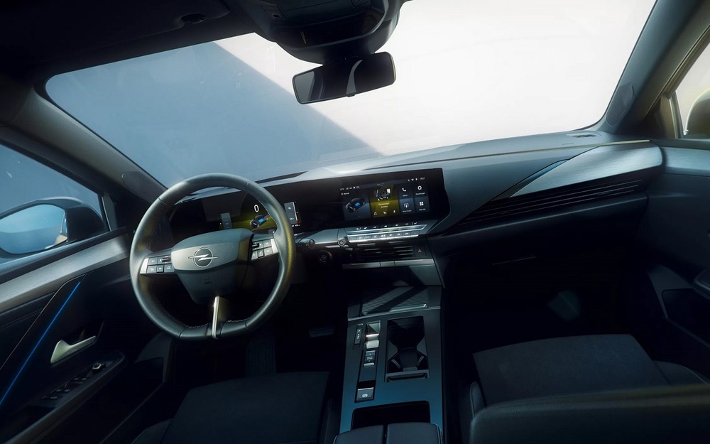 Интерьер Opel Astra