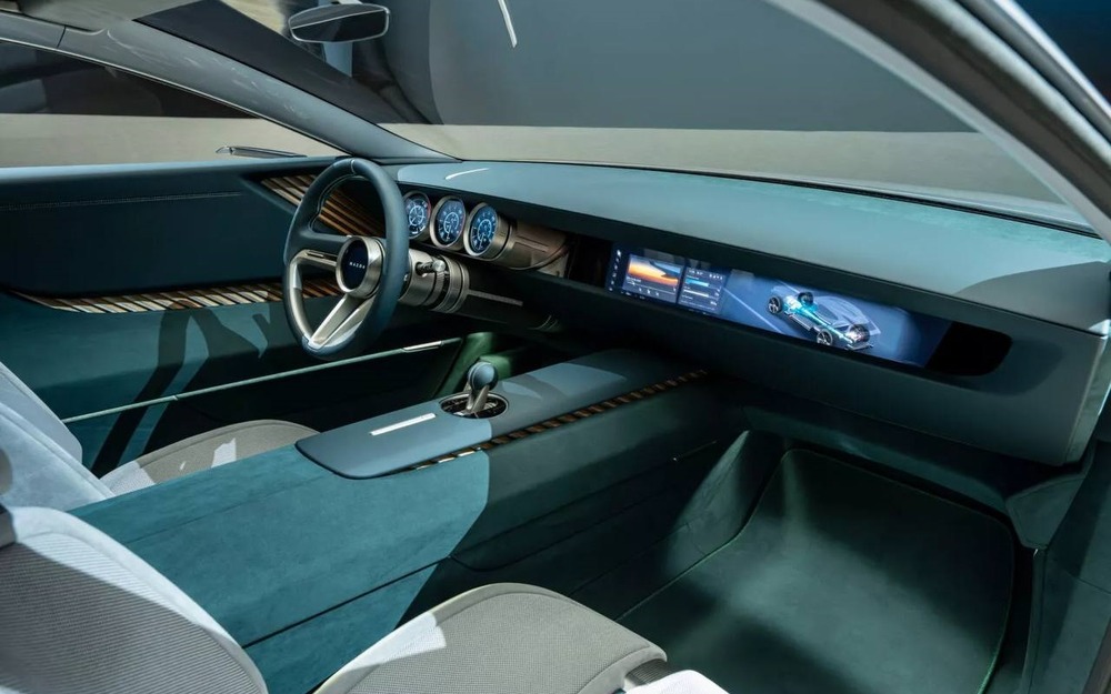 Крупнее Mazda 6: японский бренд показал новую флагманскую модель