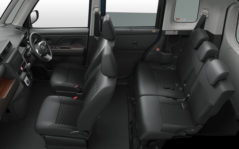 Интерьер Toyota Roomy