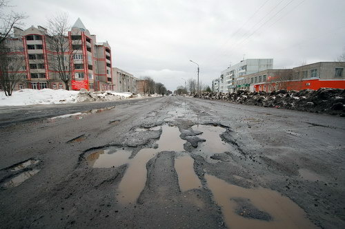 Состояние дорог в городе Валдай (Новгородская область). Иллюстрация: http://valday.com