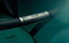 Вышел новый Aston Martin - он стоит 290 000 рублей, но есть нюанс