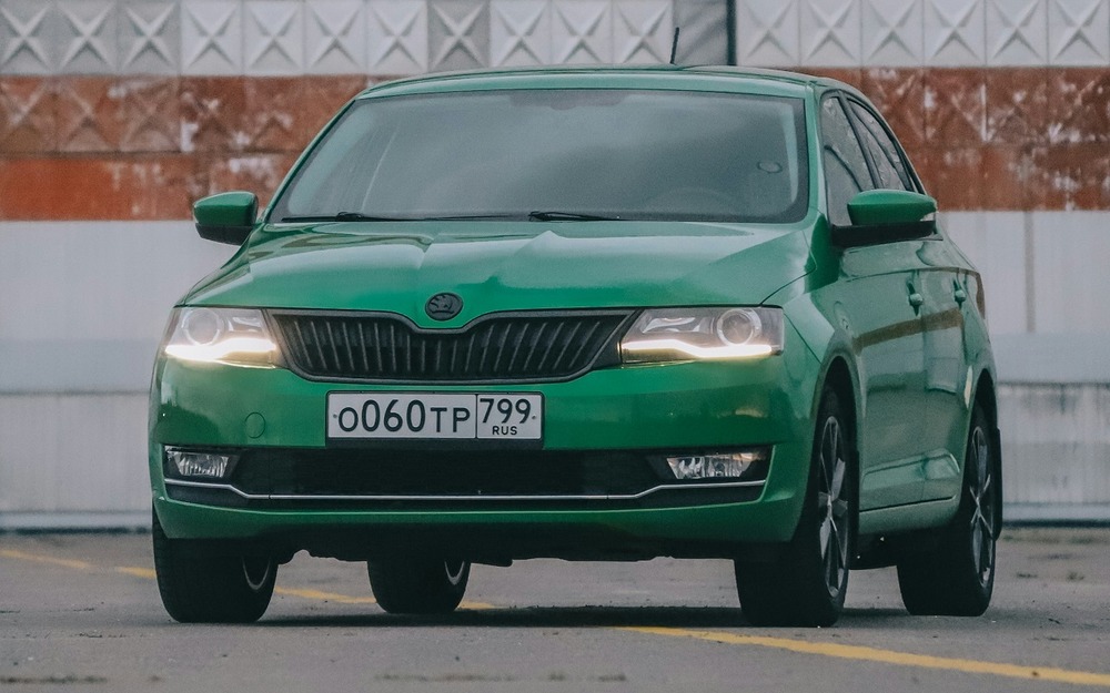 В МВД разъяснили правила замены автомобильных номеров с триколором