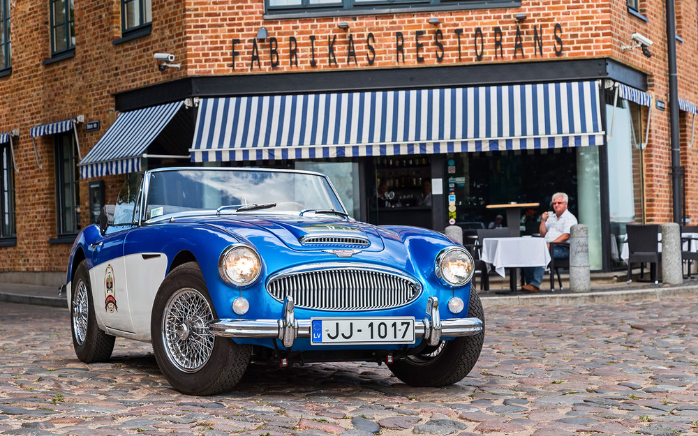 Austin-Healey - яркий представитель романтической эпохи расцвета британских спорткаров.