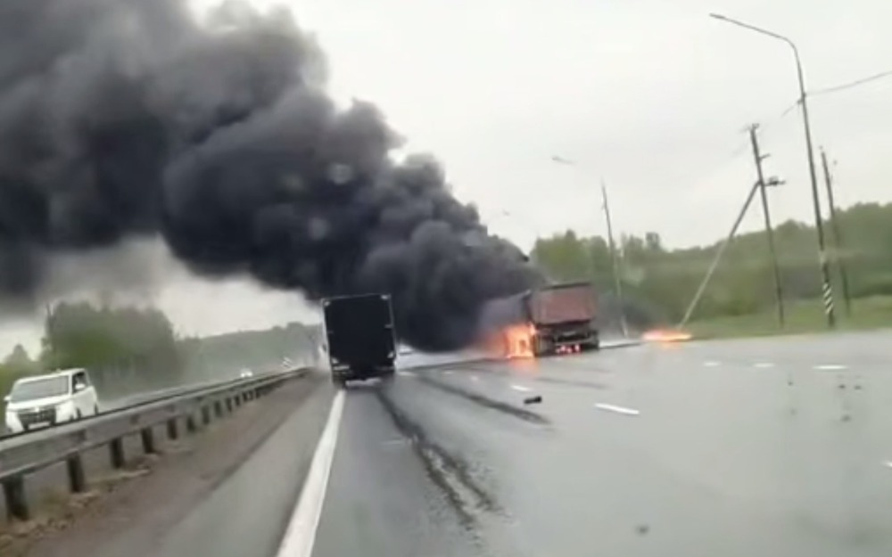 Водитель чудом остался жив: на трассе М-5 взорвался грузовик