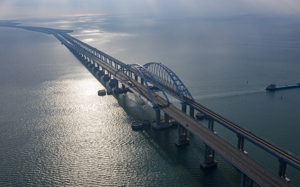 Движение по Крымскому мосту перекрыто