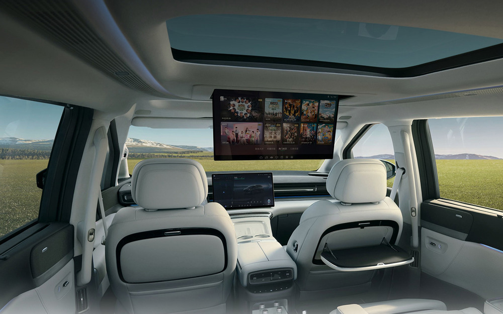 Интерьер Xpeng X9