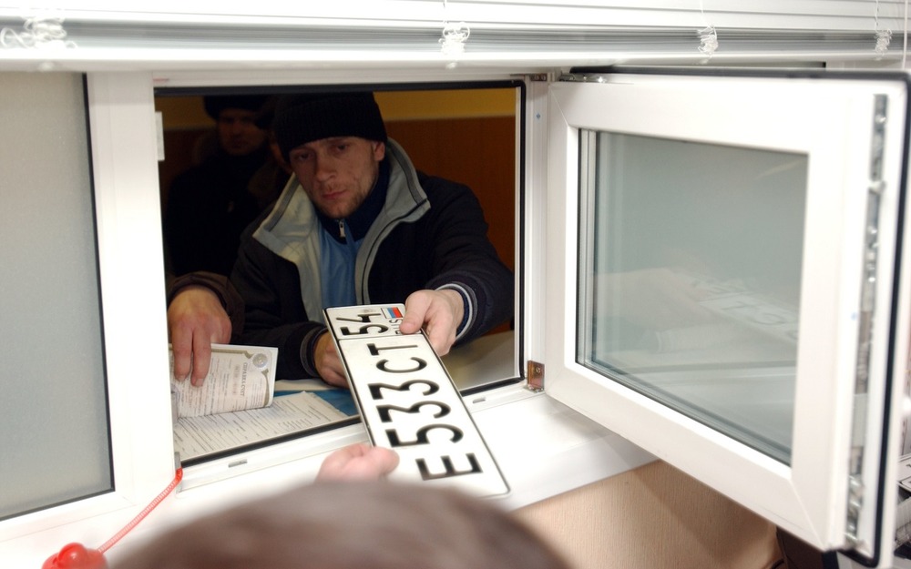 В РФ хотят ввести особые номера для электрокаров и беспилотников