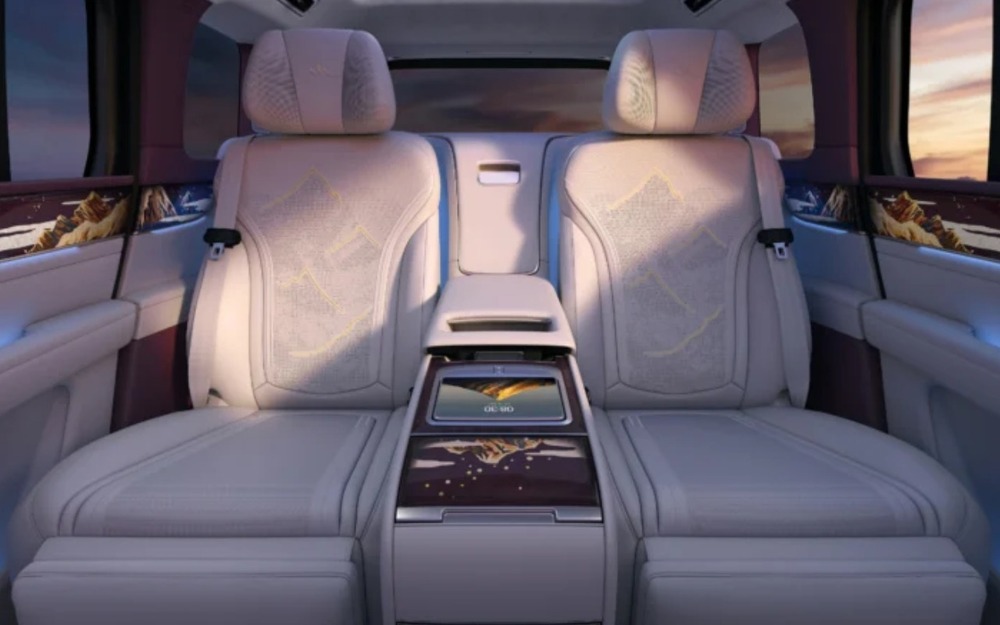 BYD YangWang U8L Snowcrest Edition