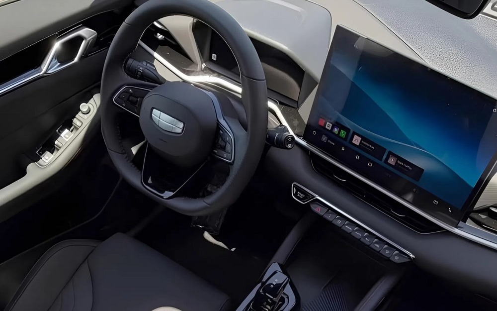 Интерьер Geely Coolray