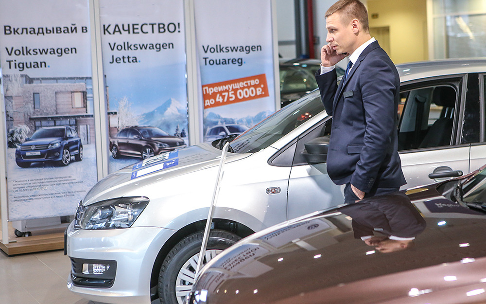Нам рассказали, как отказаться от «допов» и кредитов при покупке авто