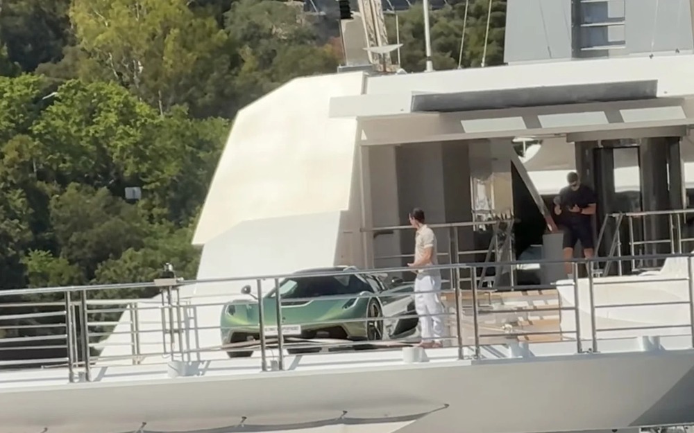 Koenigsegg Jesko Absolut на яхте Stella Maris