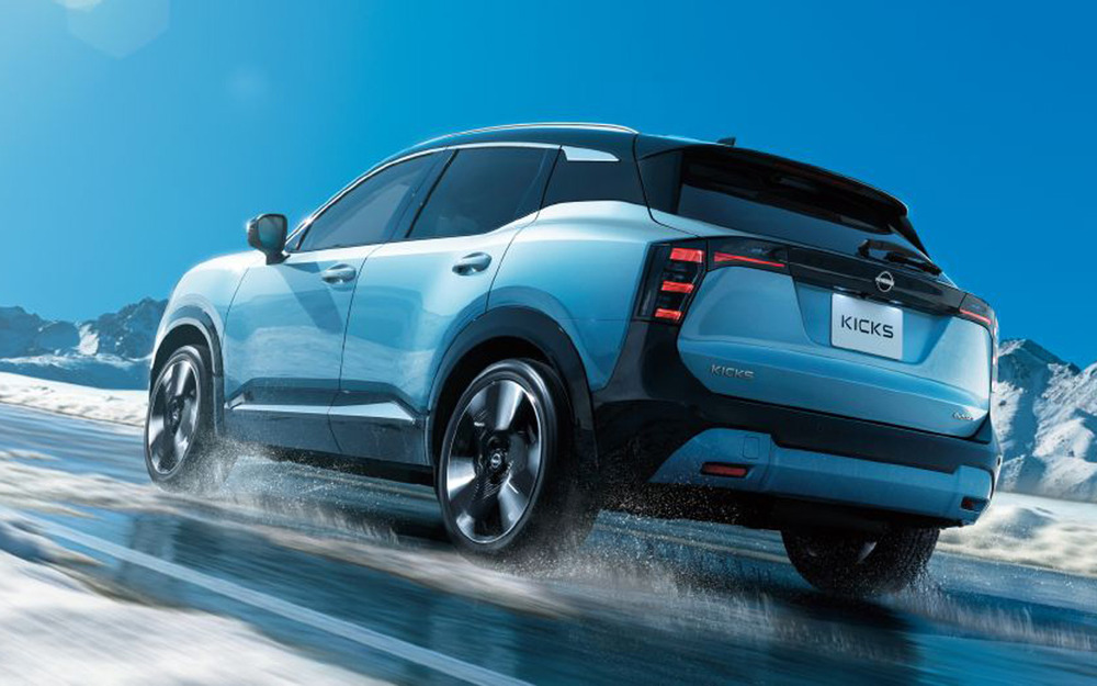 Едет как электрокар, но заправляется бензином: этот кроссовер Nissan теперь делают в Европе