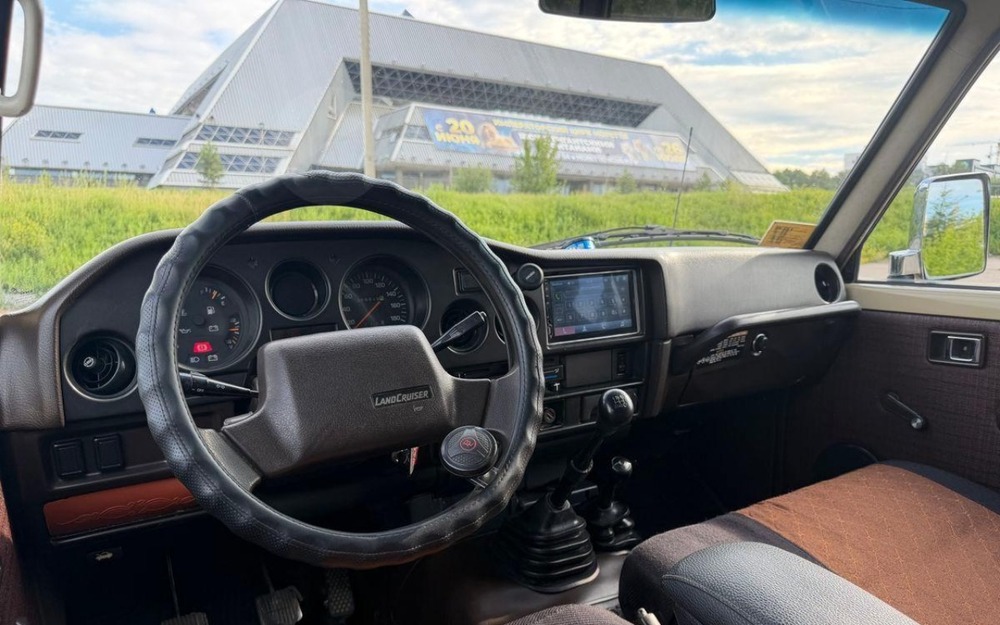 Toyota Land Cruiser 60