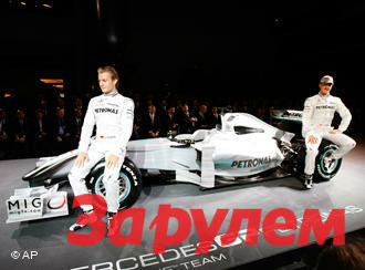 Mercedes показал цвета болида F1