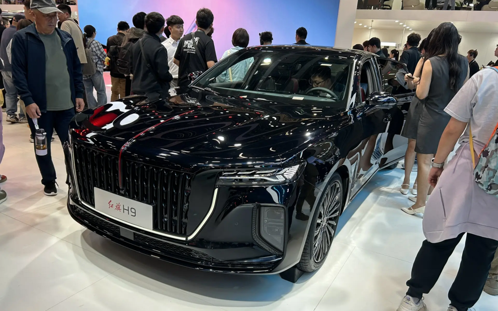 Hongqi обновила флагманский седан - что поменялось?