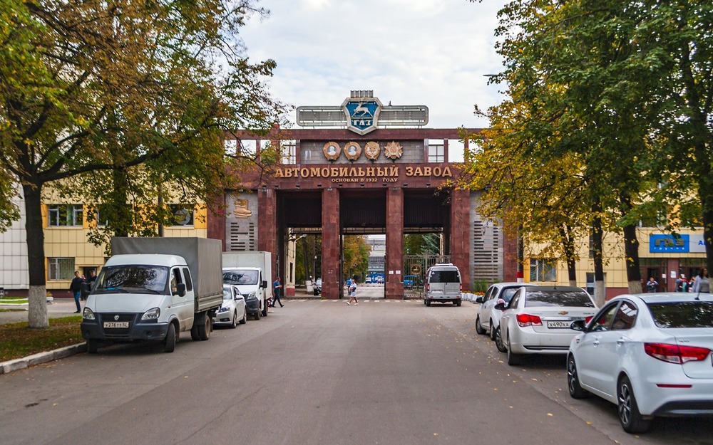После падения рынка коммерческого транспорта Горьковский завод меняет режим работы
