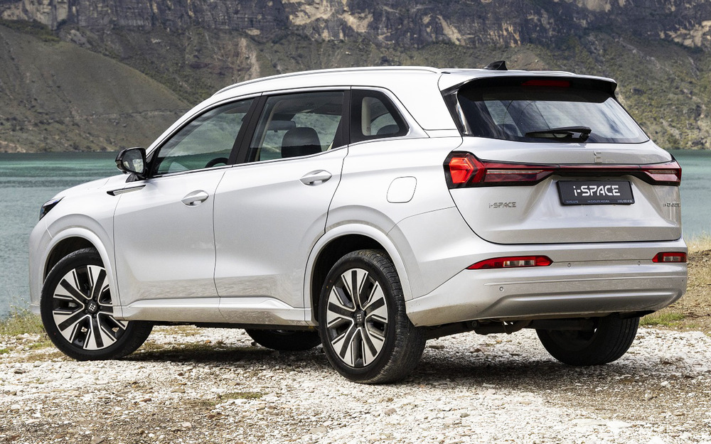 Новый отечественный кроссовер на полном приводе - показываем, как он устроен