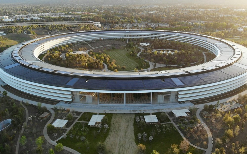 Будни Кремниевой долины: Apple увольняет более 600 сотрудников - что случилось?