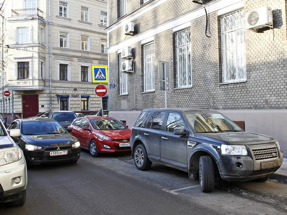В столице укорачивают парковочные места