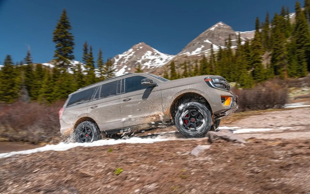 Hennessey Velociraptor Expedition