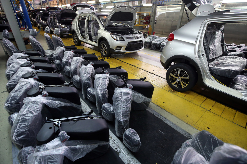 Российские автозаводы загружены лишь на 40%, но перспектива есть