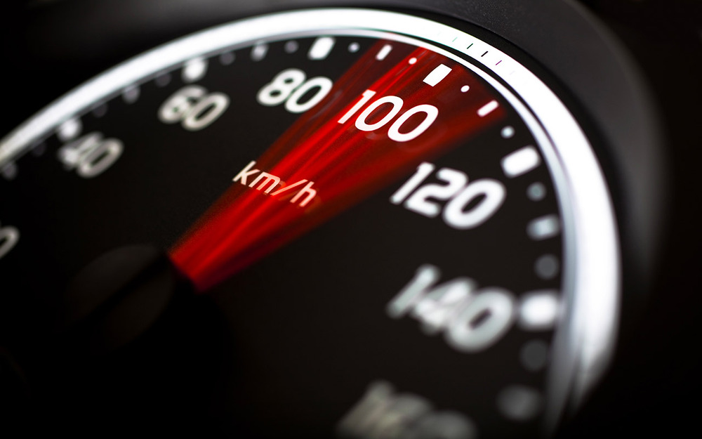 Почему врет спидометр? Автопроизводители намеренно его разгоняют