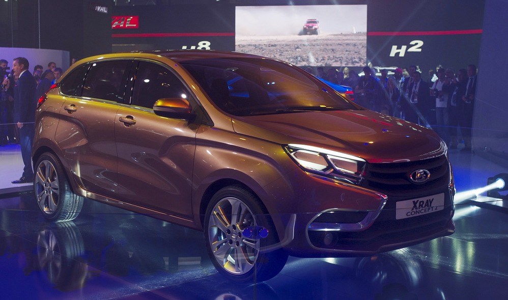 Концепт-кар  АВТОВАЗа Lada XRay, представленный на Московском международном автомобильном салоне - 2014