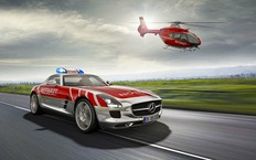 Самый быстрый санитарный автомобиль в мире - Mercedes-Benz SLS AMG. Двигатель в 571 л.с. позволяет развить 100 км/ч за 3,8 с, максималка - 317 км/ч. Правда, это всего лишь концепт, показанный в 2011-м.