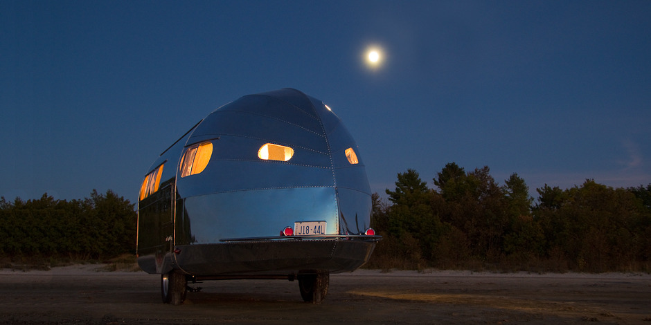 Возрожденный Bowlus Road Chief выезжает на дорогу