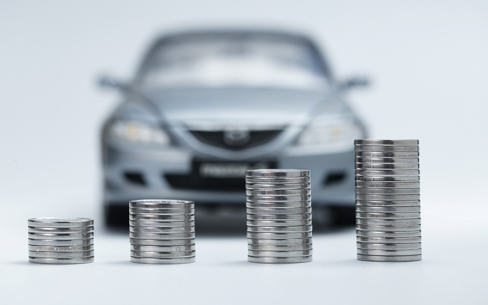 Доллар - вниз, цены - вверх: почему автомобили продолжают дорожать