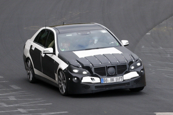 Обновленный Mercedes E 63 AMG выехал на Нордшляйфе