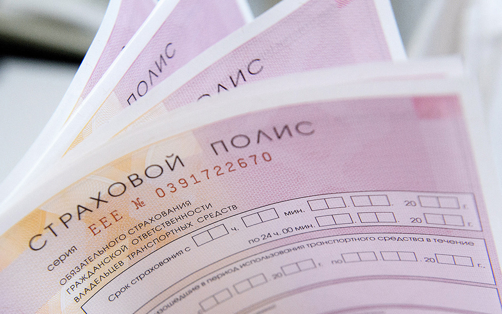 Беженцам разрешили управлять машиной без ОСАГО. За них заплатят