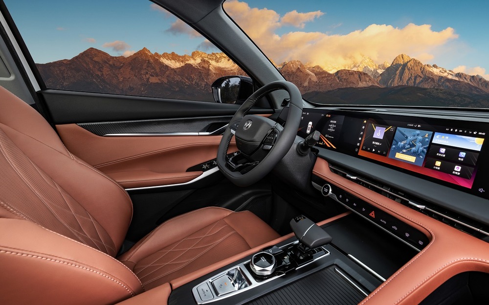 Интерьер Changan CS75 Plus