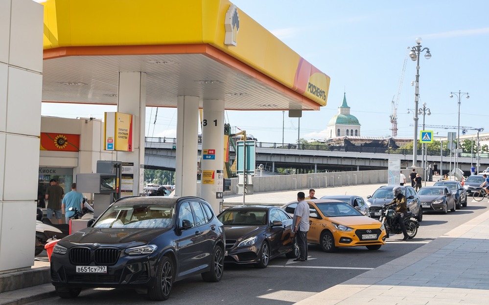 МВД не будет штрафовать водителей в очередях на АЗС