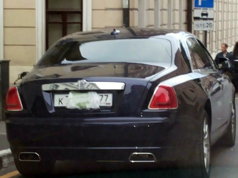 Водители «парконов» призовут эвакуаторы для автомобилей с закрытыми номерами