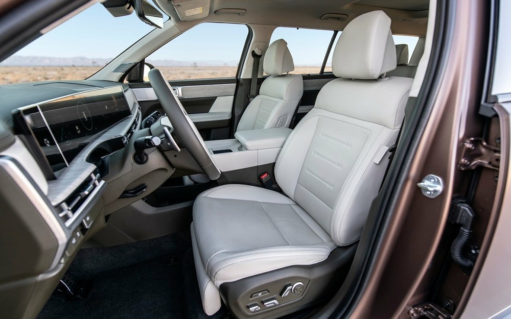 Интерьер Hyundai Santa Fe