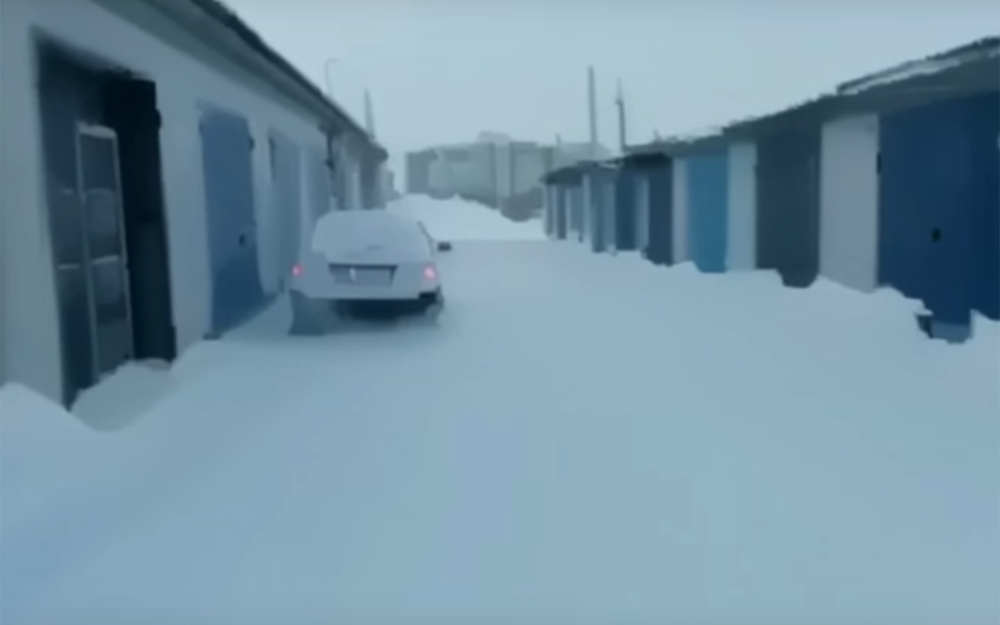 Пожалуй, самый необычный гараж из всех, что вы видели (видео)