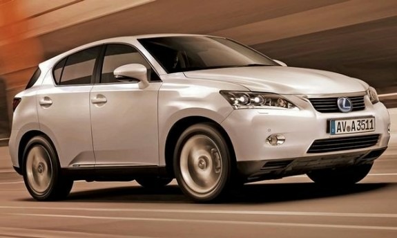 В конце года Lexus покажет компактный кроссовер