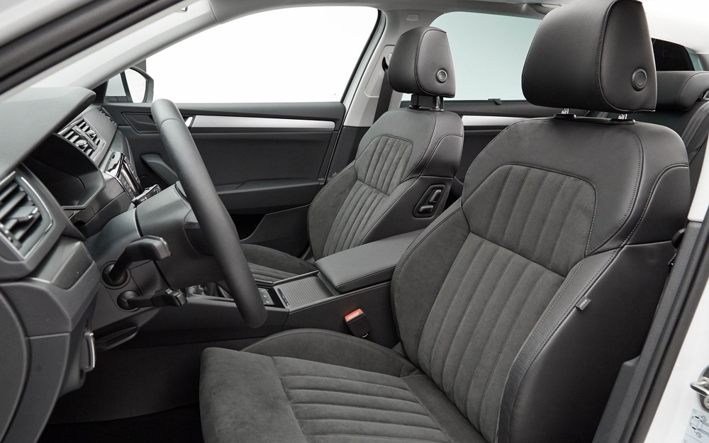Интерьер Skoda Superb