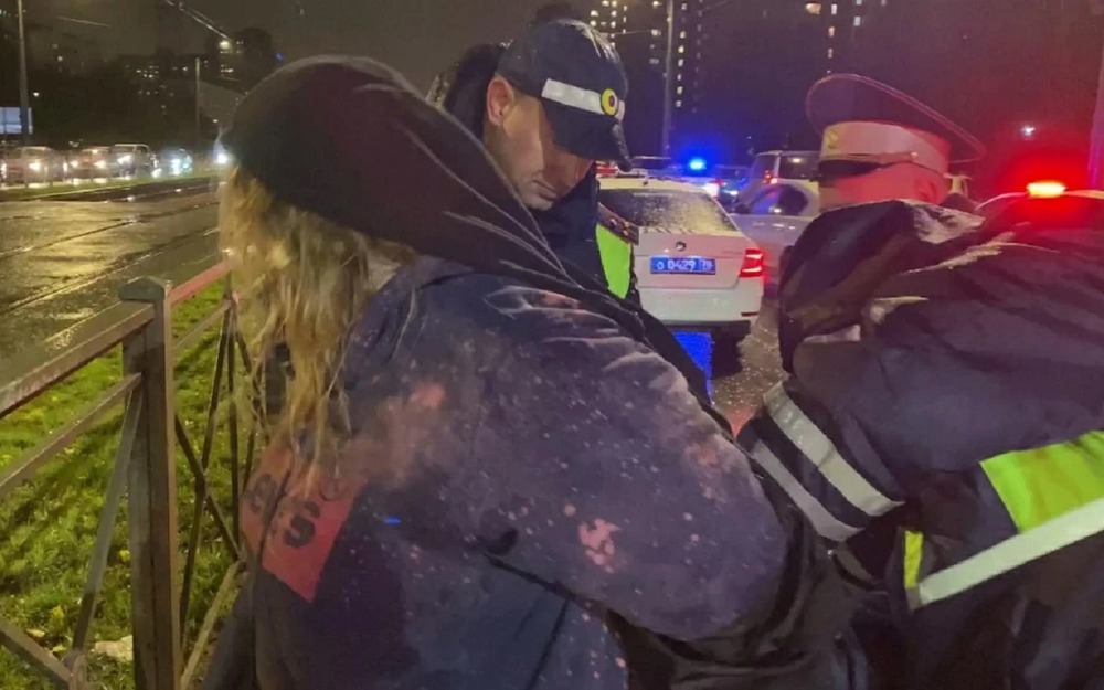 Нетрезвая петербурженка пыталась удрать от ДПС на автомобиле (видео)